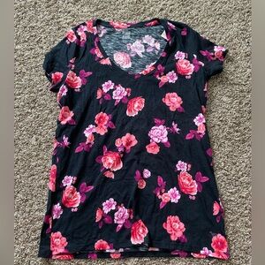 New S VS PINK vneck Tshirt
